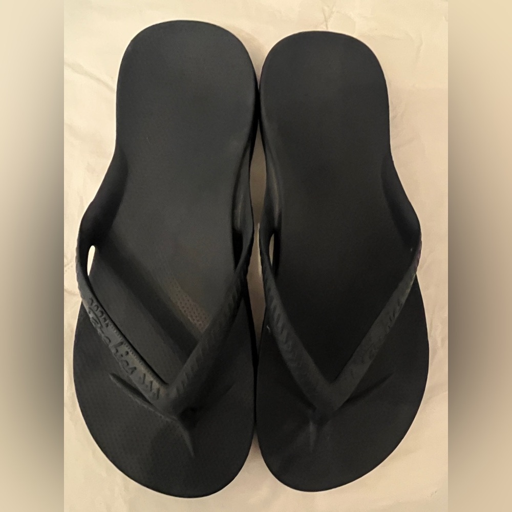 Archies flip-flops, Navy, size 7. Minimalist Sandals with Durable Rubber Sole